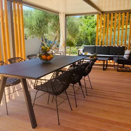 Daire Beachfront Bliss - Vortex4bb Tisno