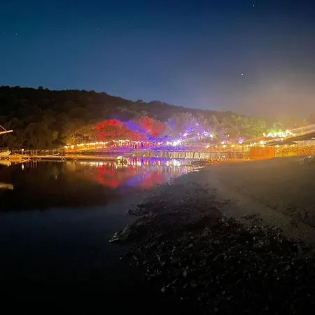 Beachfront Bliss - Vortex4bb 公寓 *