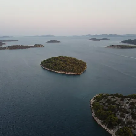 Beachfront Bliss - Vortex4bb Appartement Tisno